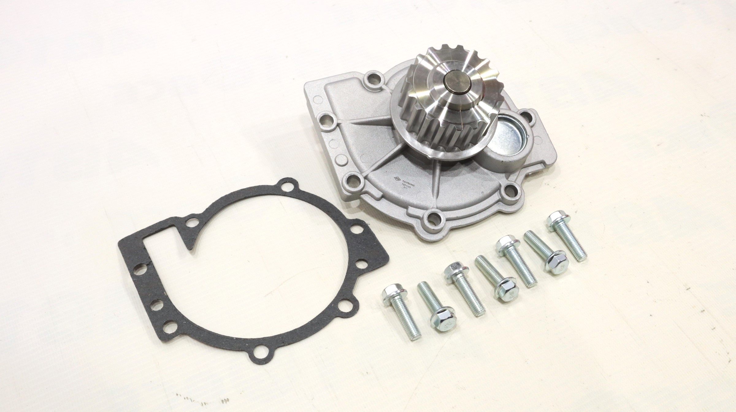 Насос водяной RENAULT/VOLVO LAGUNA/850/960/S70/S40/V40 92- TATSUMI